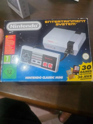 Nintendo Classic Mini + 3 mandos + extra juegos