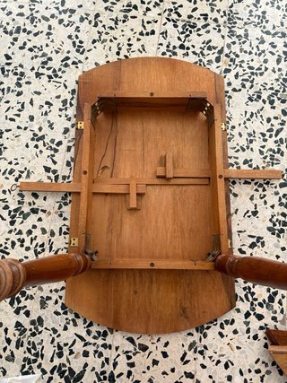 Mesa redonda de madera plegable