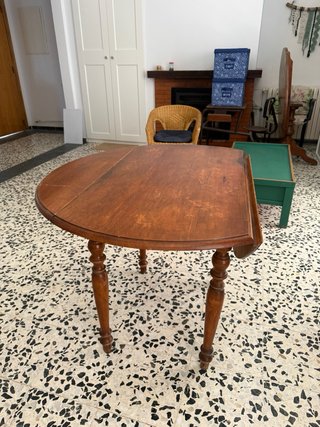 Mesa redonda de madera plegable