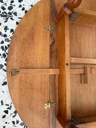 Mesa redonda de madera plegable