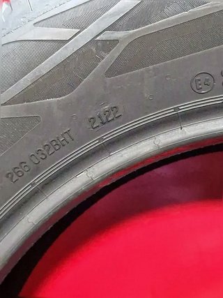 [R. 1948] 215 60 17 96H Neumaticos CONTINENTAL