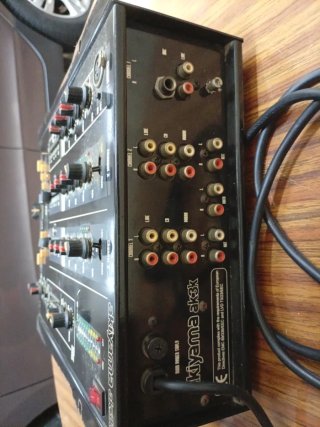 Mesa de mezclas DJ Akiyama AK3K