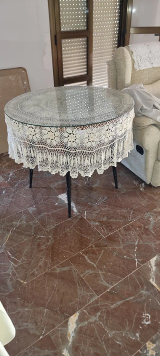 Mesa auxiliar hierro y cristal