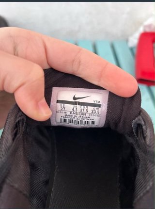 Nike Air Max 720 Negro y Amarillo