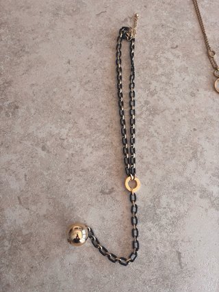 Colgantes dorados con flecos