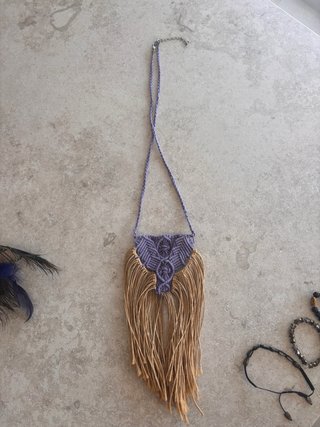 Colgantes dorados con flecos