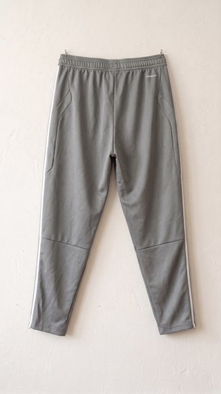 Pantalón chándal gris Adidas