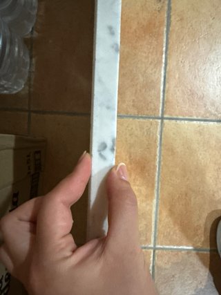 Pieza de mármol blanco veteado