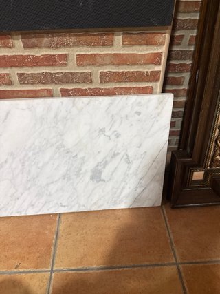 Pieza de mármol blanco veteado
