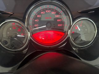 Yamaha T-Max 500 Negra y Dorada
