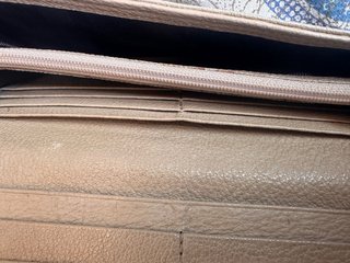Cartera Burberry Piel Beige 19*8.5*2（cm）negociable