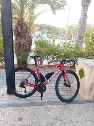 Bicicleta Trek Madone SL6 Gen 8 con potenciometro