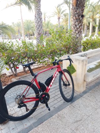 Bicicleta Trek Madone SL6 Gen 8 con potenciometro