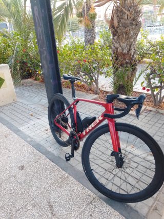 Bicicleta Trek Madone SL6 Gen 8 con potenciometro