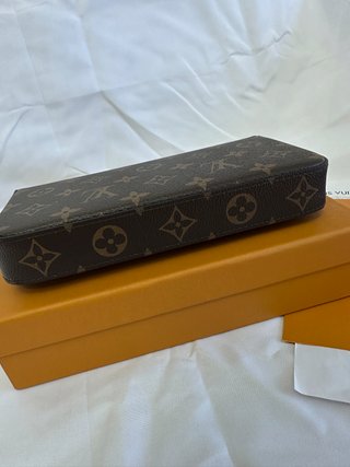LouisVuitton MarrónyRoja
