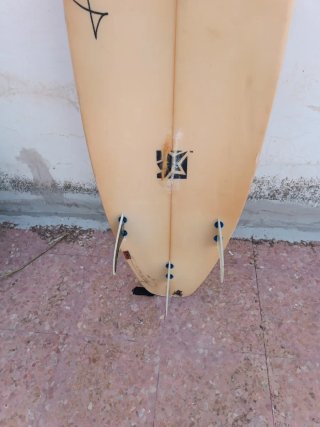 Tabla de surf PUKAS en buen estado.