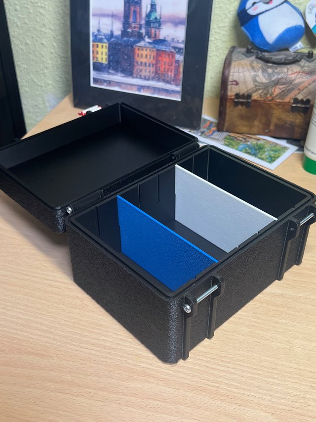 Caja Top Loader de Zekrom y Reshiram
