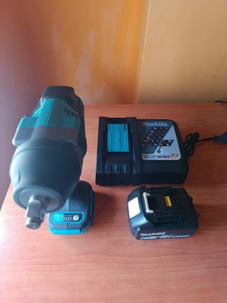 Llave de Impacto Makita 18V DTW700