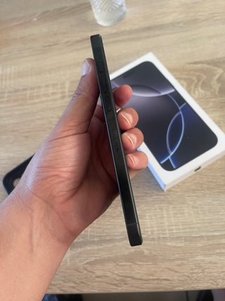 iPhone 16 Pro max Negro