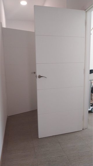 4 Puertas de madera maciza