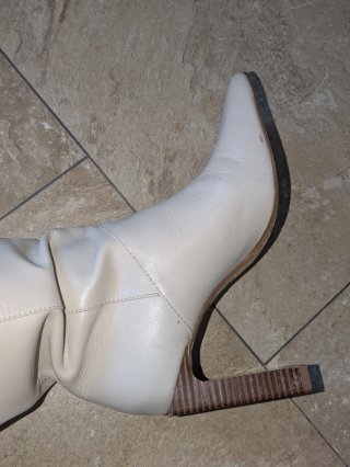 Botas altas (PIEL) de MANGO, color beige