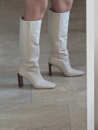 Botas altas (PIEL) de MANGO, color beige