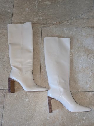 Botas altas (PIEL) de MANGO, color beige