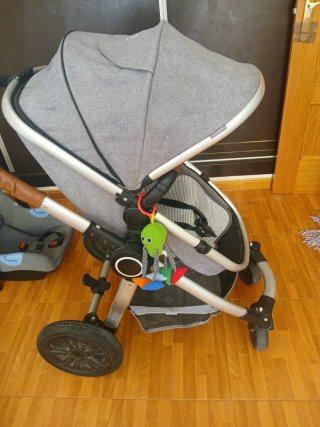 Carro de bebé con portabebé