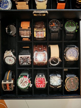 Colección de relojes y relojero