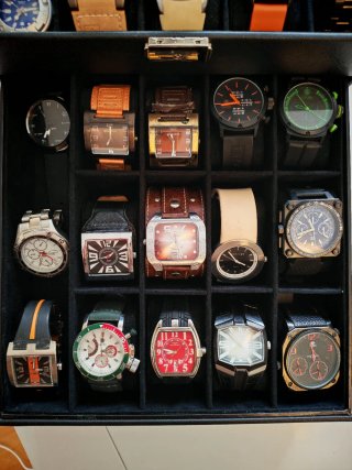 Colección de relojes y relojero