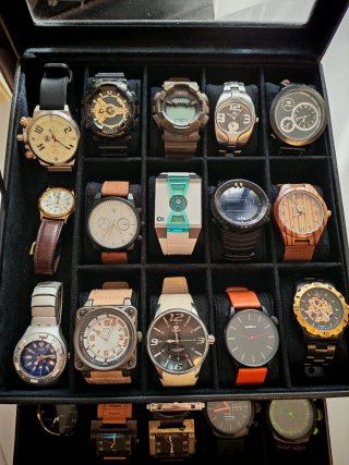 Colección de relojes y relojero