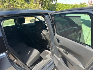 Peugeot 5008 2011