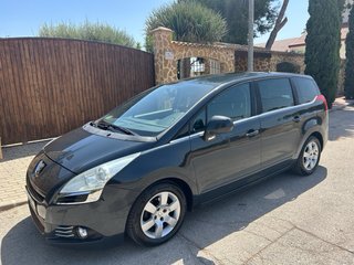 Peugeot 5008 2011