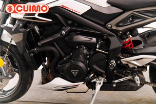TRIUMPH STREET TRIPLE RS