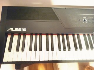 Piano Digital Alesis Recital Pro 88 Teclas martill