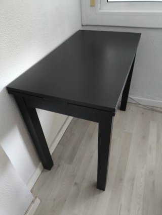 Escritorio y Silla Negra