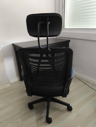 Escritorio y Silla Negra