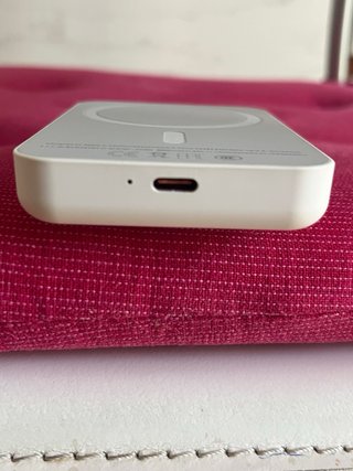 Apple MagSafe Power Bank A2384