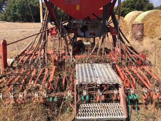 Sembradora con grada rotativa RAU