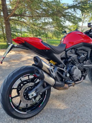 Ducati Monster 937 (111CV)