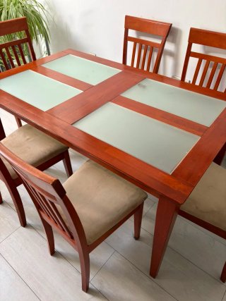 Mesa comedor y 6 sillas madera