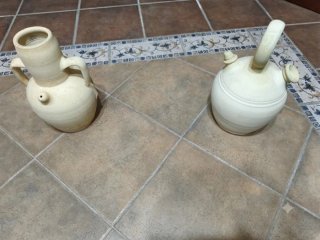 Lote 2 botijos de barro