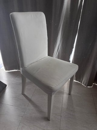 Sillas blancas acolchadas (4 unidades)
