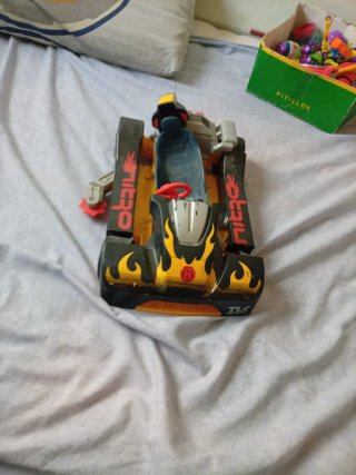 Coche de juguete Nitro con llamas