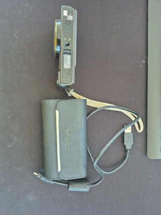 Cámara BenQ 14.1 Megapíxeles Zoom 12.5x
