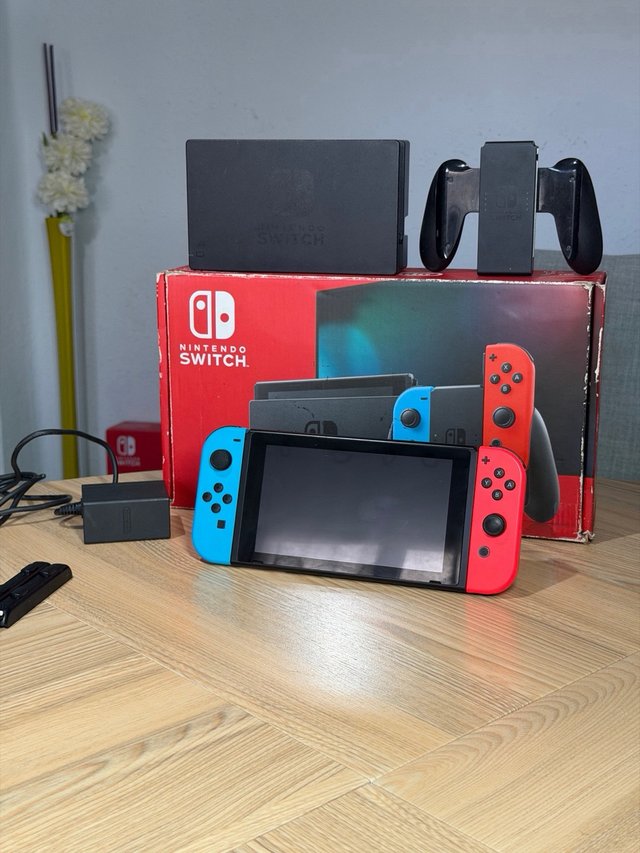 ¡Buen Estado! Nintendo Switch V2 Completa