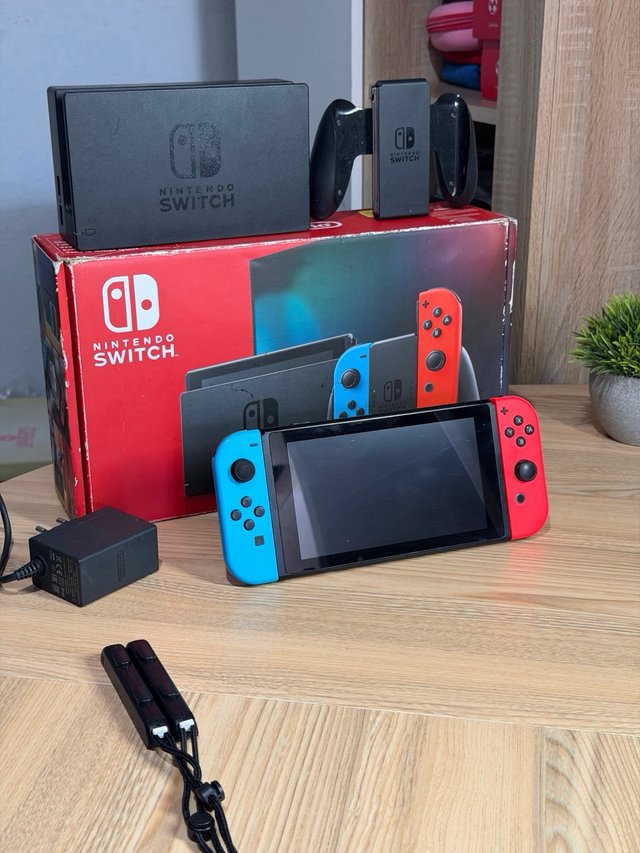 ¡Buen Estado! Nintendo Switch V2 Completa