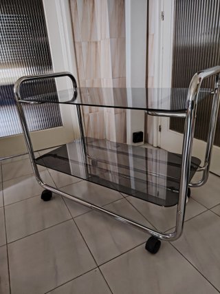 Mesa auxiliar cristal y metal
