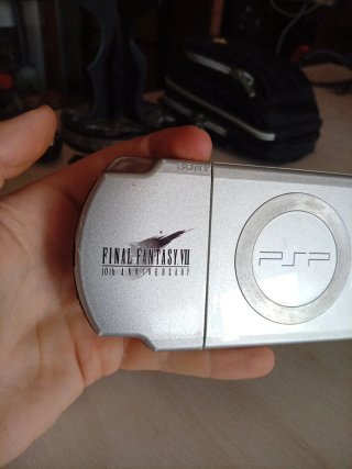 PSP Edición Final Fantasy Crisis Core
