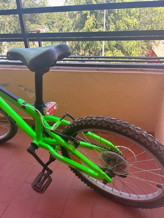 Bicicleta infantil verde 5-9 años